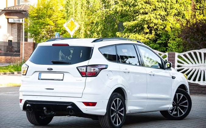 Ford Kuga cena 69990 przebieg: 93000, rok produkcji 2018 z Nowe Warpno małe 631